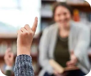 Alumno participando en clase